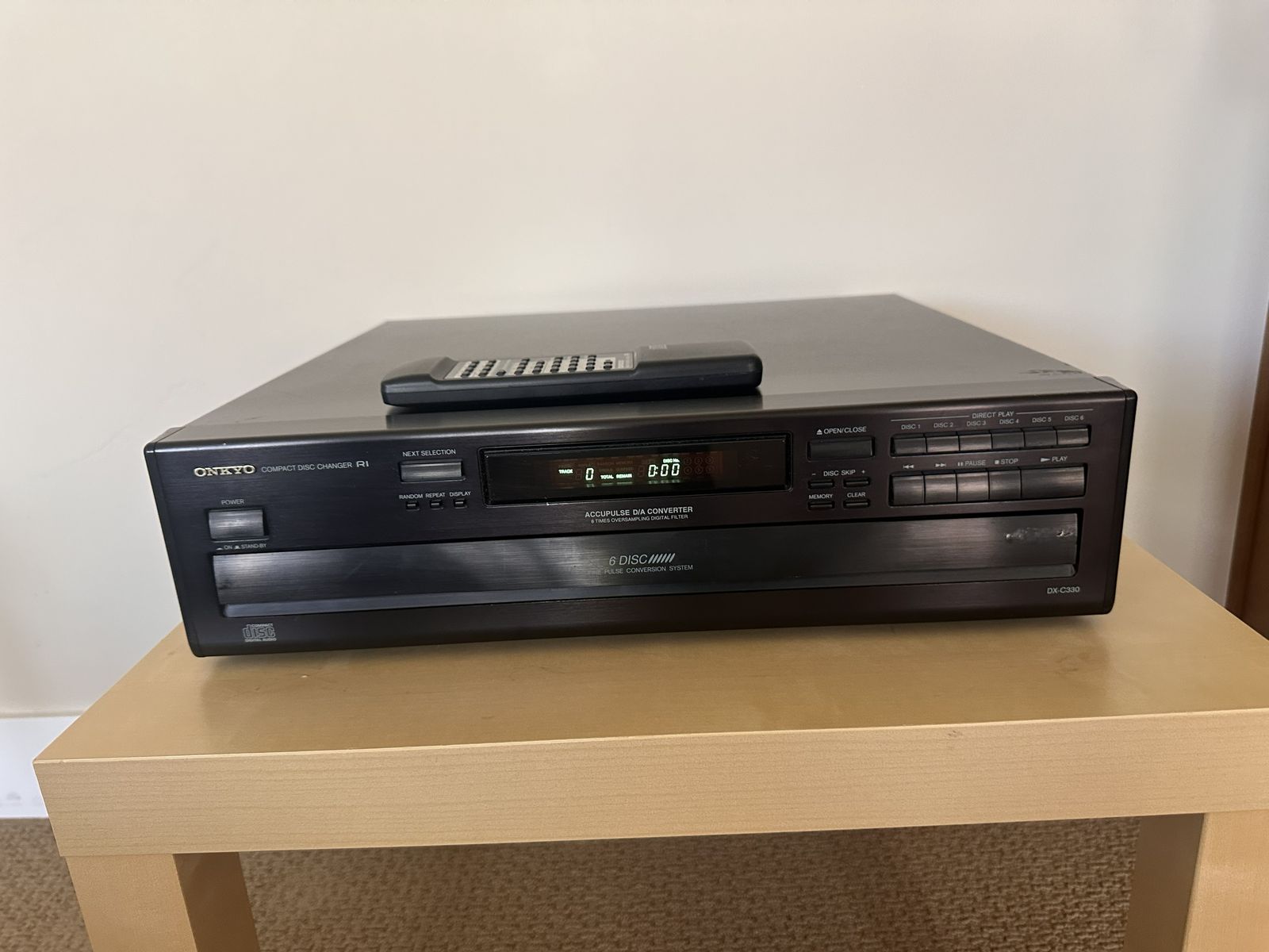 Onkyo DX-C330 6-cd changer w/ Remote