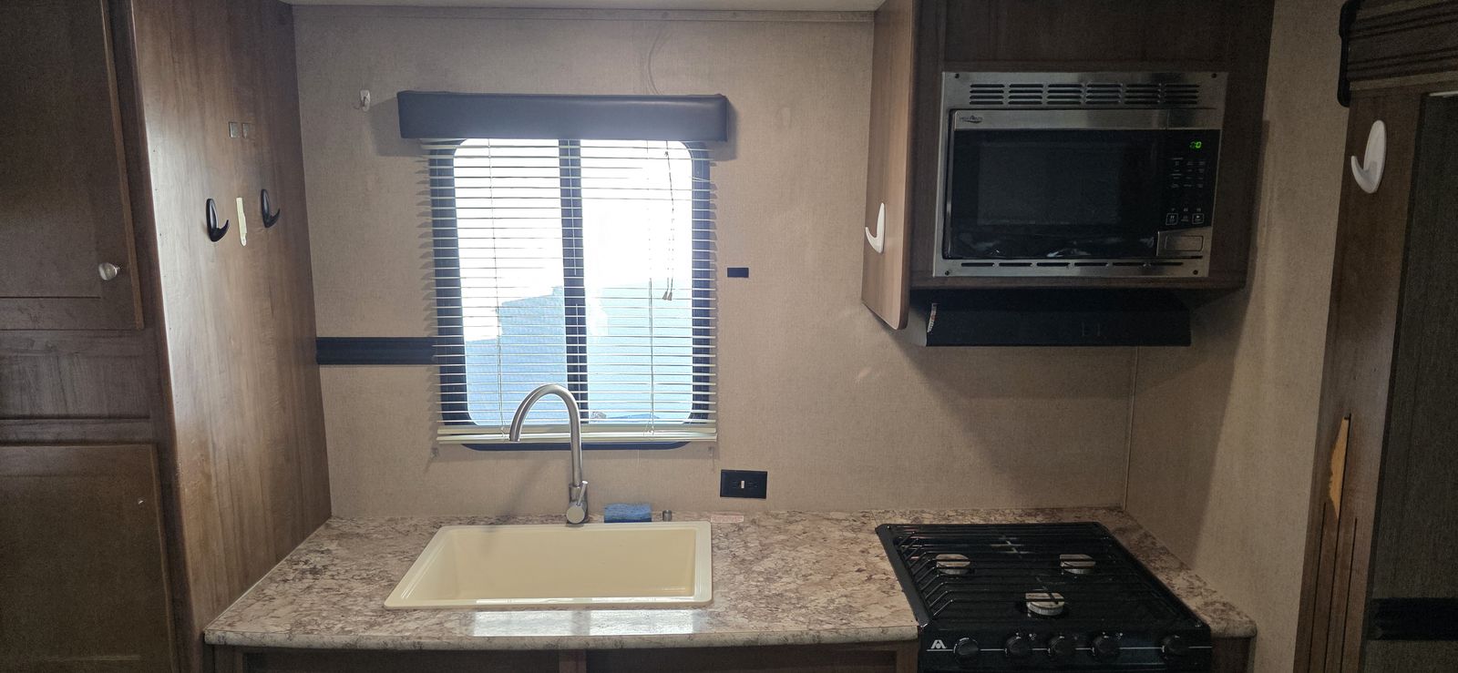 Main image 17