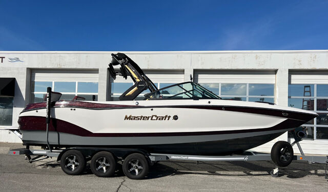 2023 26' MasterCraft X26 Bowrider