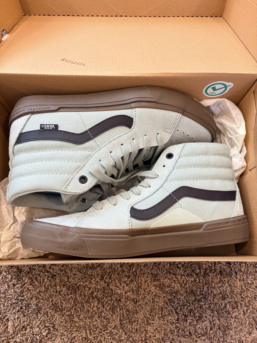 New Vans Men’s 9
