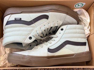 New Vans Men’s 9