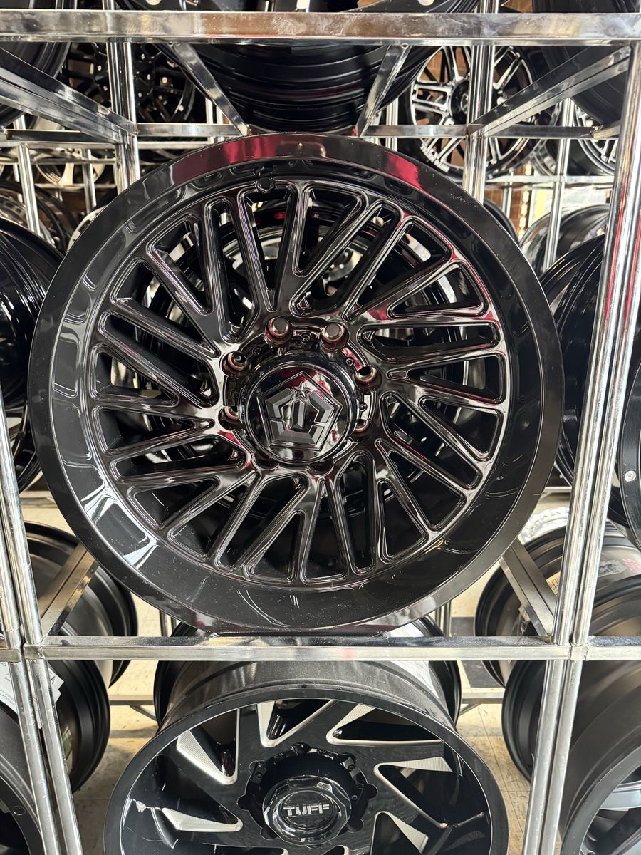 TIS -553B wheels 20x10 Gloss Black. Brand new set of 4.