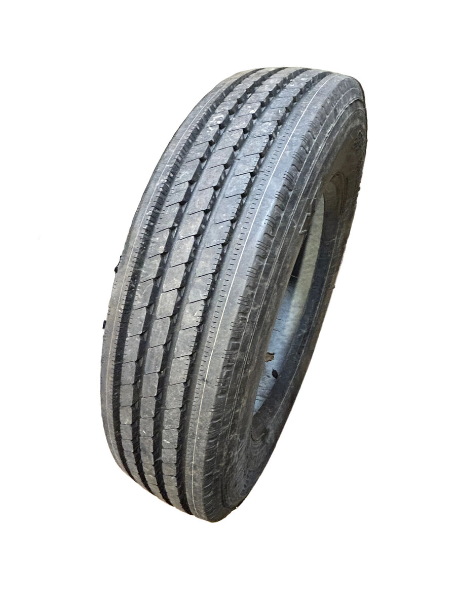 NOS 2 MICHELIN XRV BSW  235 80 22.5 COMMERCIAL  TIRE 87511