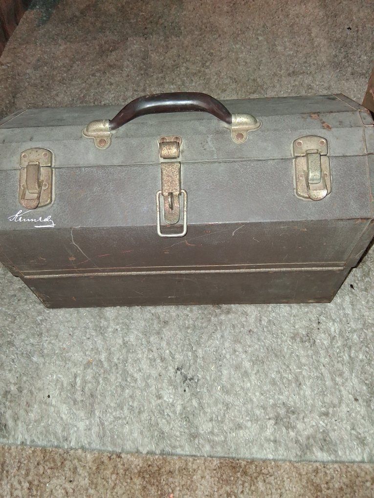 Vintage Kennedy  Cantilever toolbox