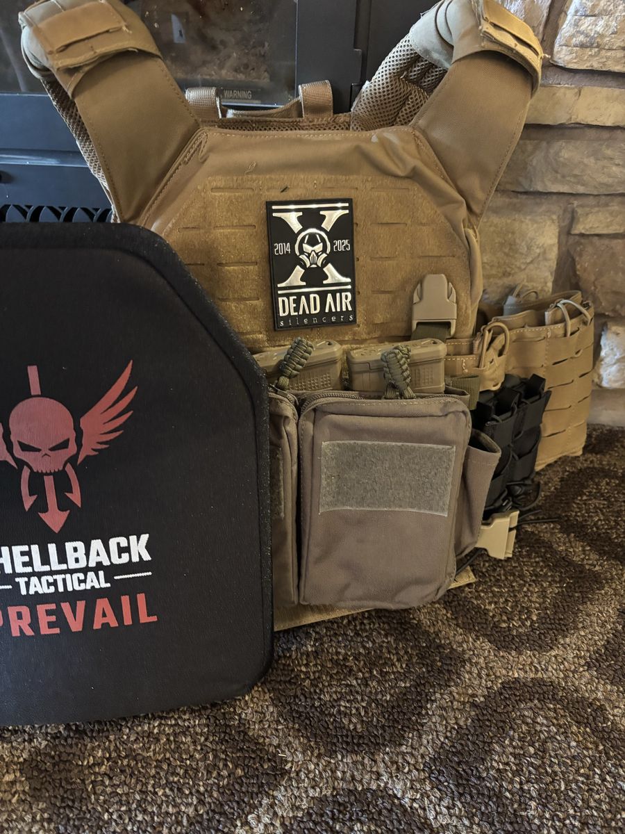 Shellback Tactical Preveil NIJ Level 4 Plate Carrier with Plates, Tan, Excellent Condition