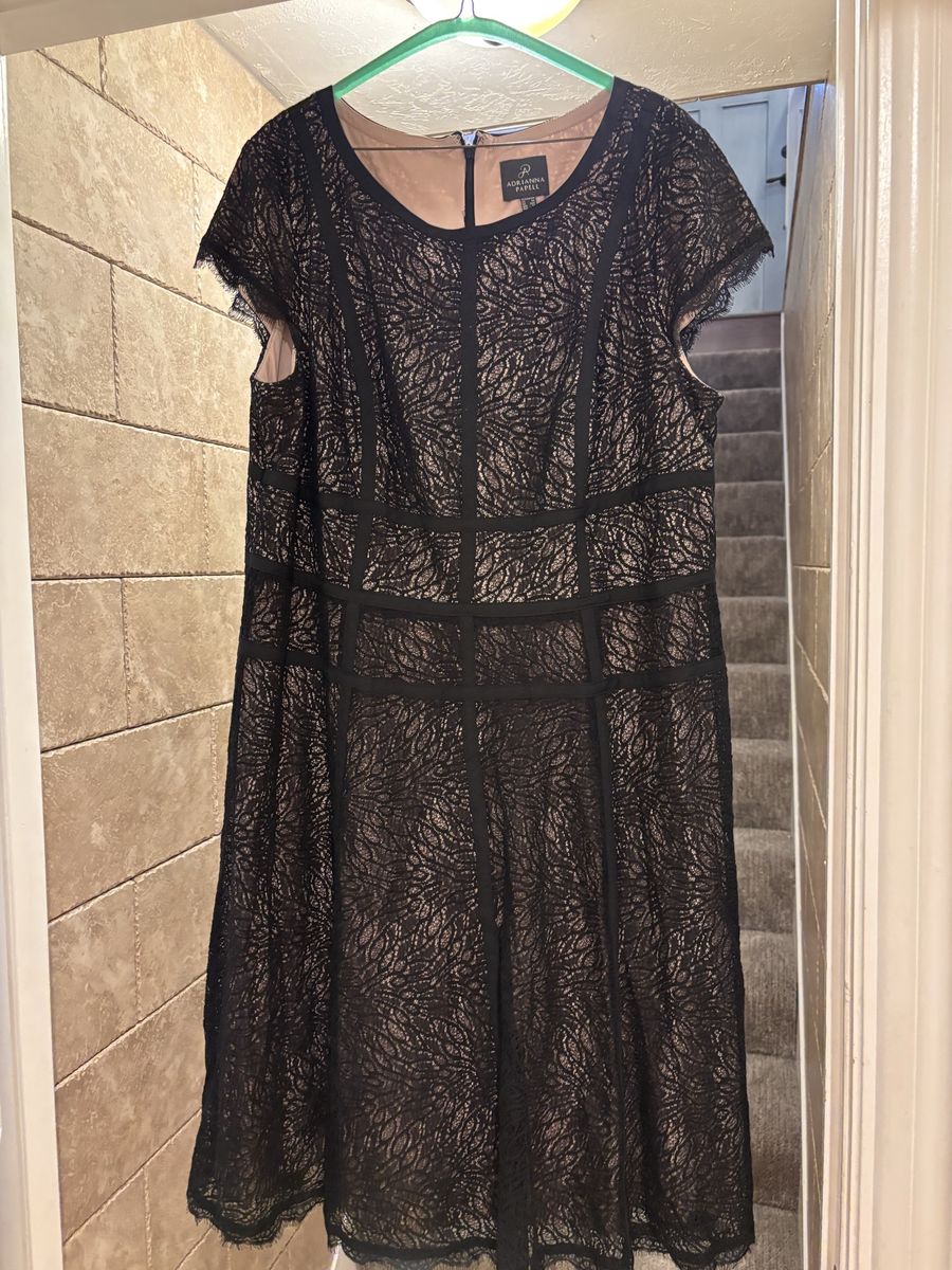 Adriana Papell Black Lace Dress Perfect For Wedding Size 22.