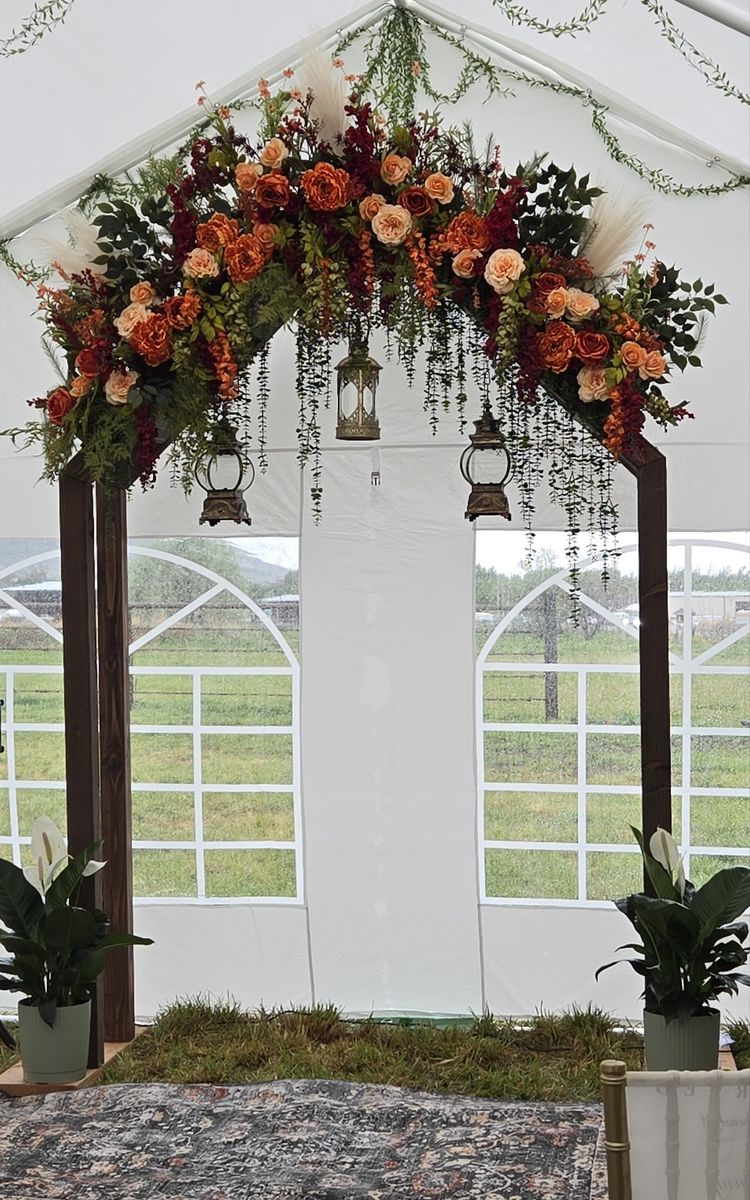 Gorgeous Wedding Arch