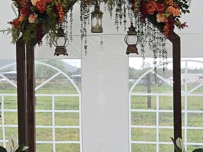 Gorgeous Wedding Arch