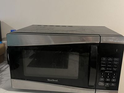 Westbend 900 watt microwave
