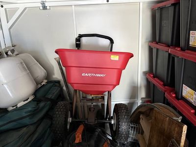 Earthway Estate Broadcast Spreader