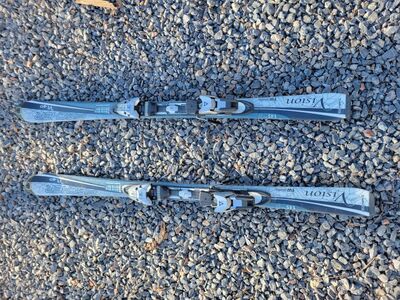 ladies 140cm all mountain Fischer skis