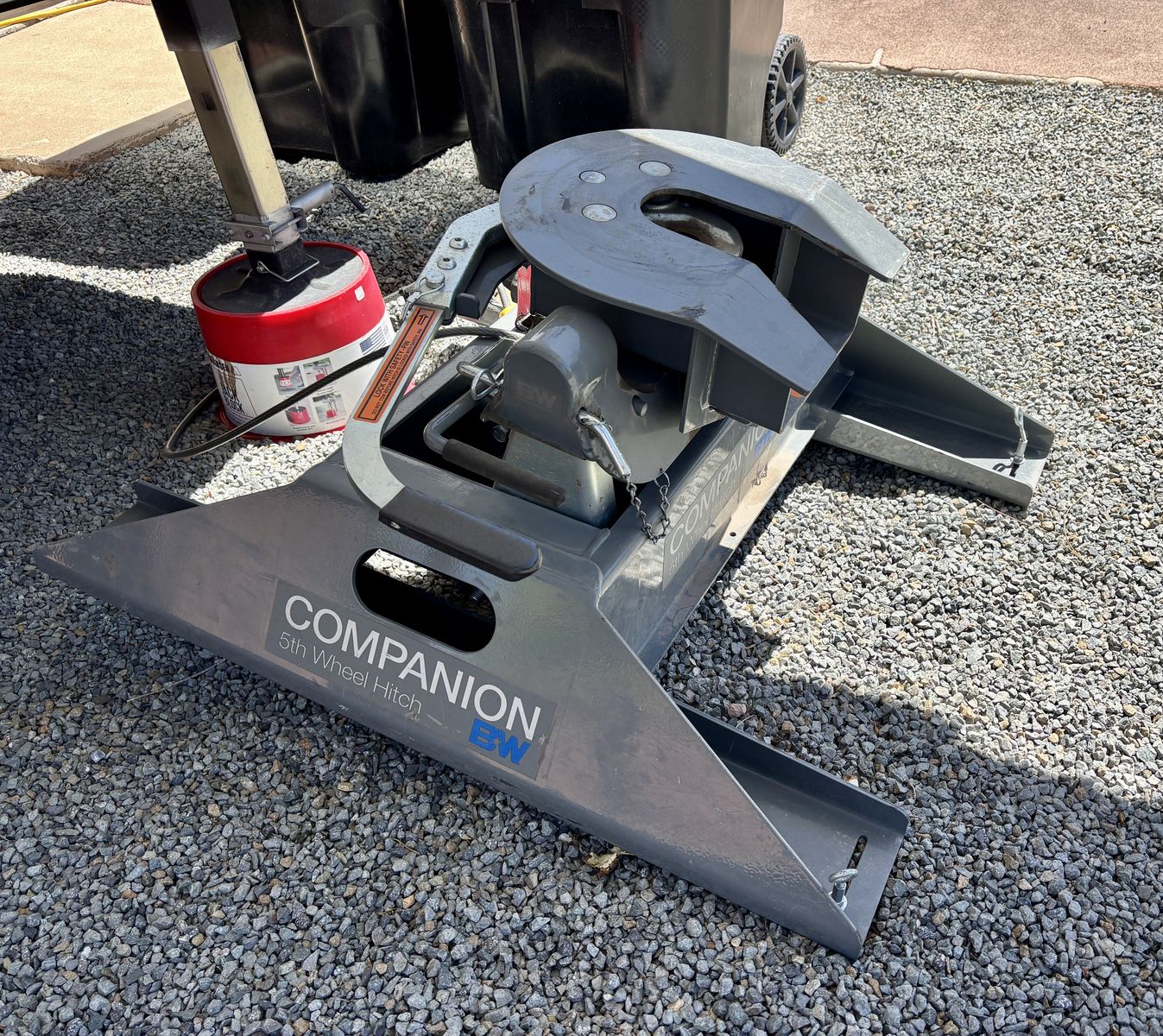 B & W Companion Fifth-wheel Hitch