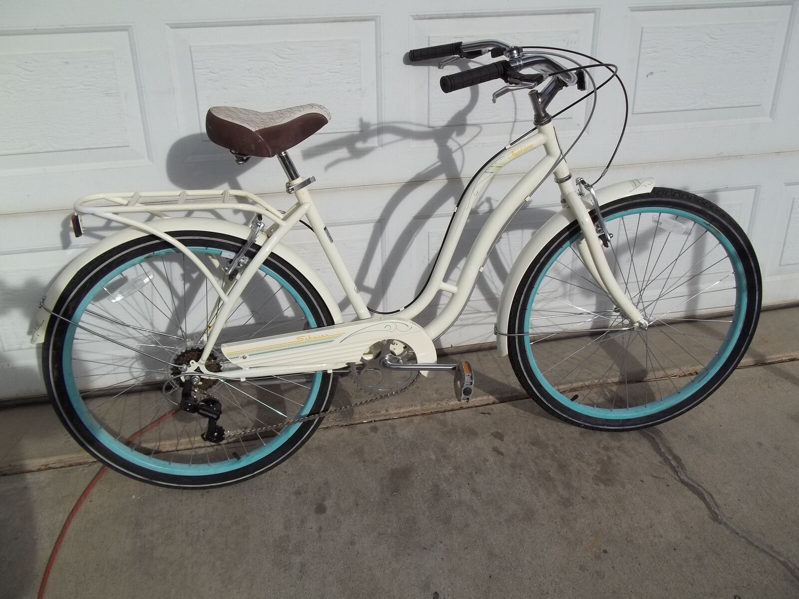 Schwinn Fairhaven  7 Speed Cruiser