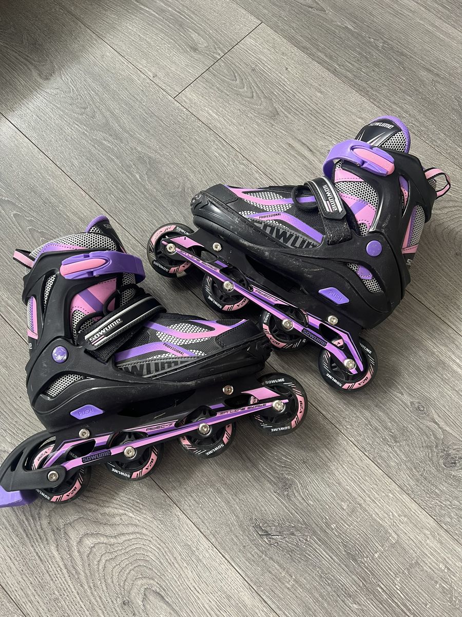 Sowume Adjustable Rollerblades - Girls/Women Size L (approx. 7-10)