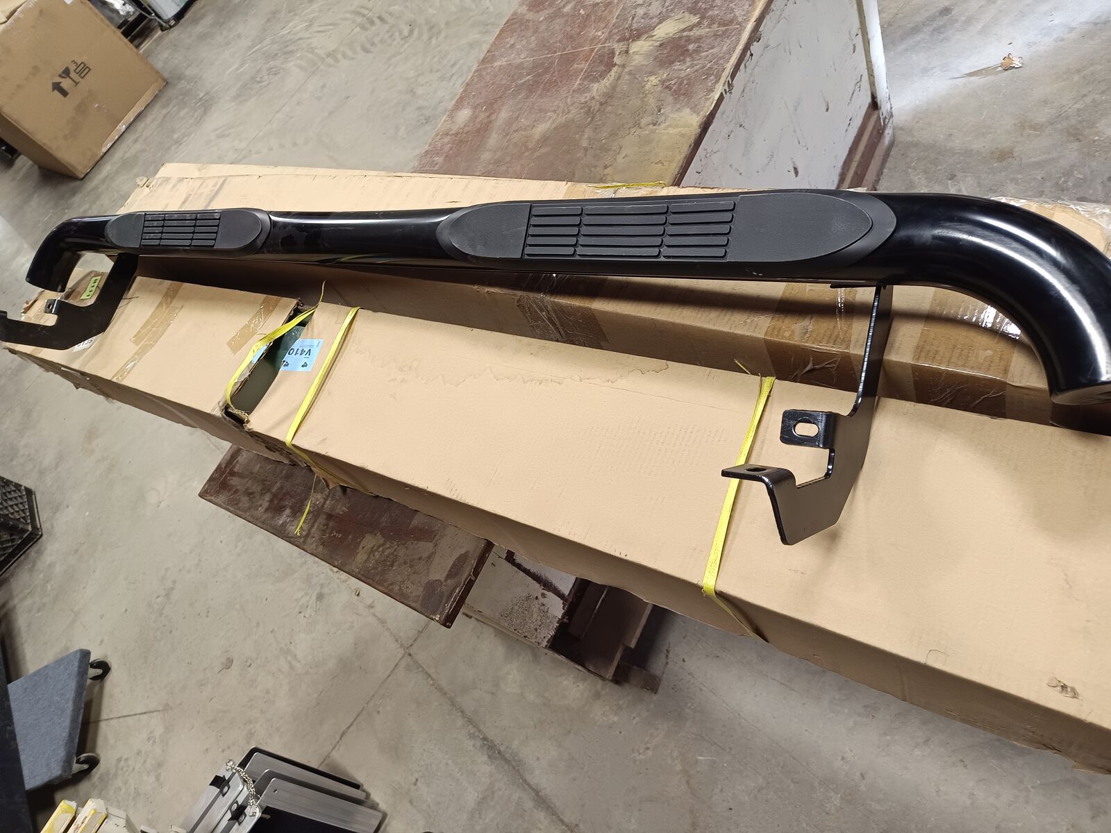 Ionic 3" Black Nerf Bars - 2019-2022 Silverado 1500