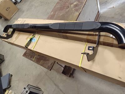 Ionic 3" Black Nerf Bars - 2019-2022 Silverado 1500