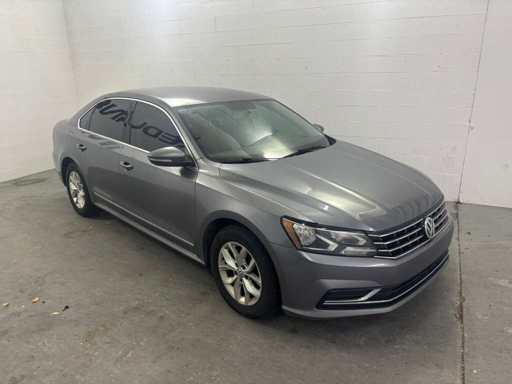 2016 VOLKSWAGEN PASSAT 1.8T R-Line