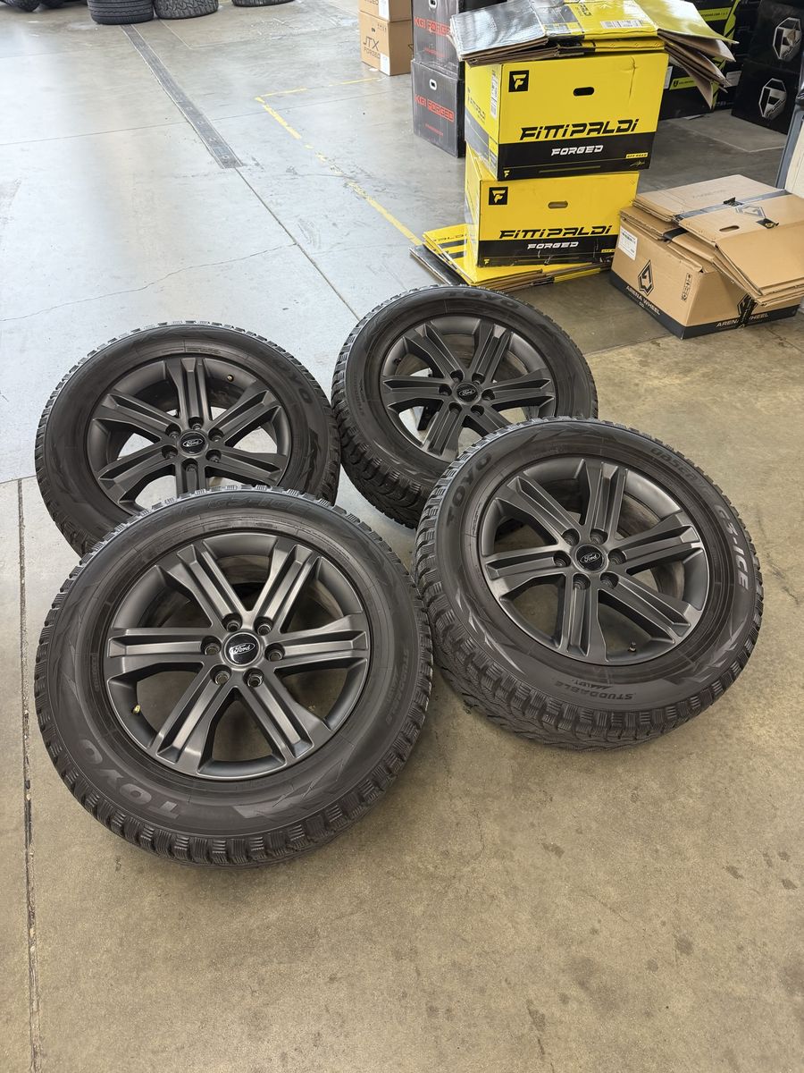 LIKE NEW 2024 f150 FX4 sport 20in/ 275/60/20 tires