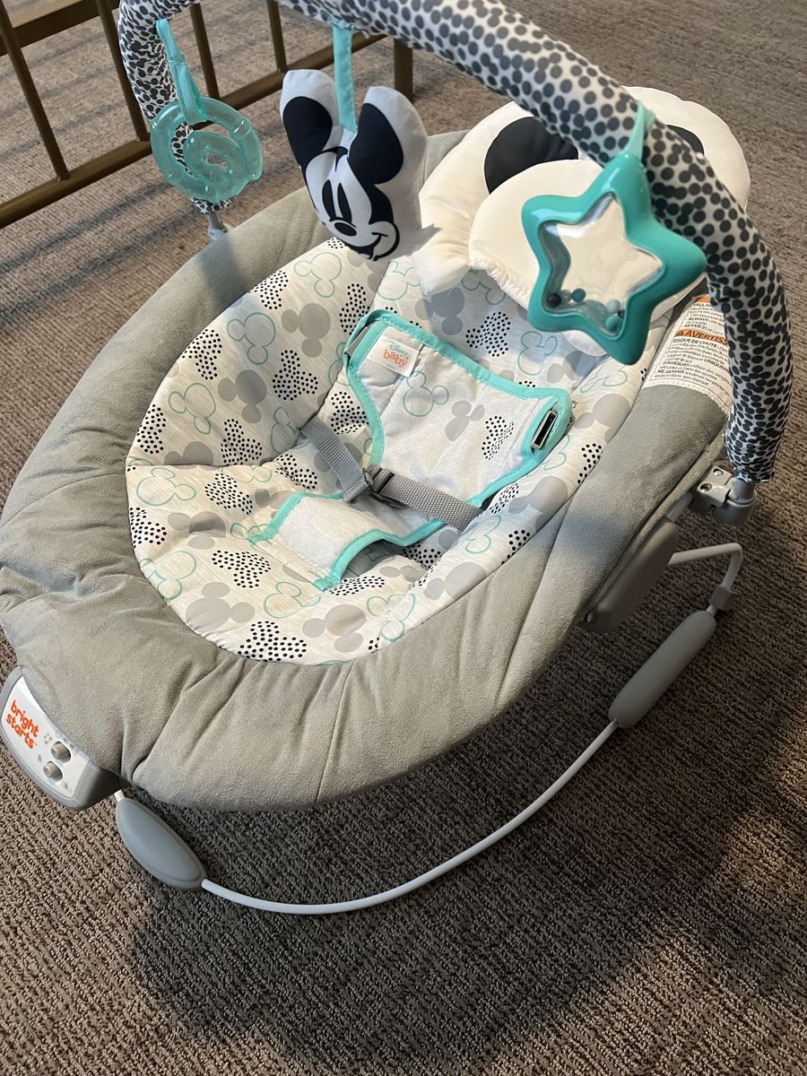 Bright Starts Disney Baby Mickey Mouse Vibrating Baby Bouncer Seat & Play Mat