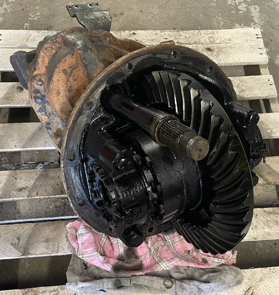 Eaton DS402 Front Differential