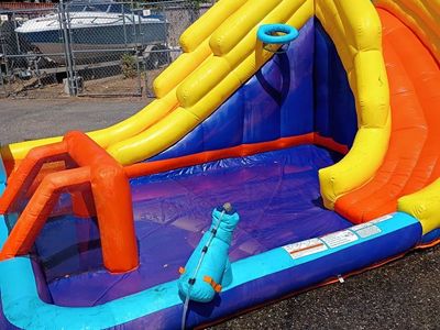 Inflatable Water Slide with Splash Pool and Basketball Hoop