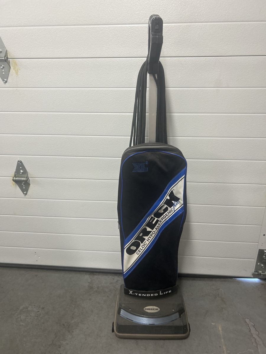 Oreck XL X-Tended Life Upright Vacuum Cleaner - Celoc Hypo-Allergenic Plus - Works Great!
