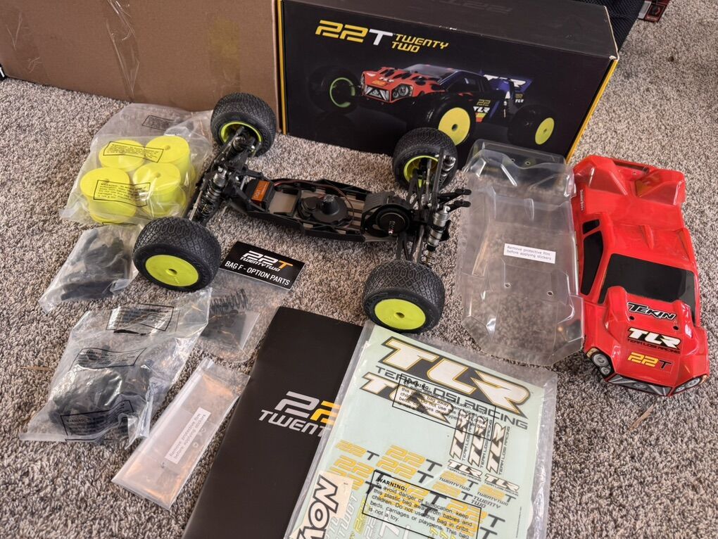Brand New Losi TLR 22T 1.0 Roller