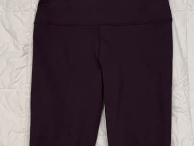 Fabletics padded crop top & matching leggings dark plum - Medium but fits tight - Like new