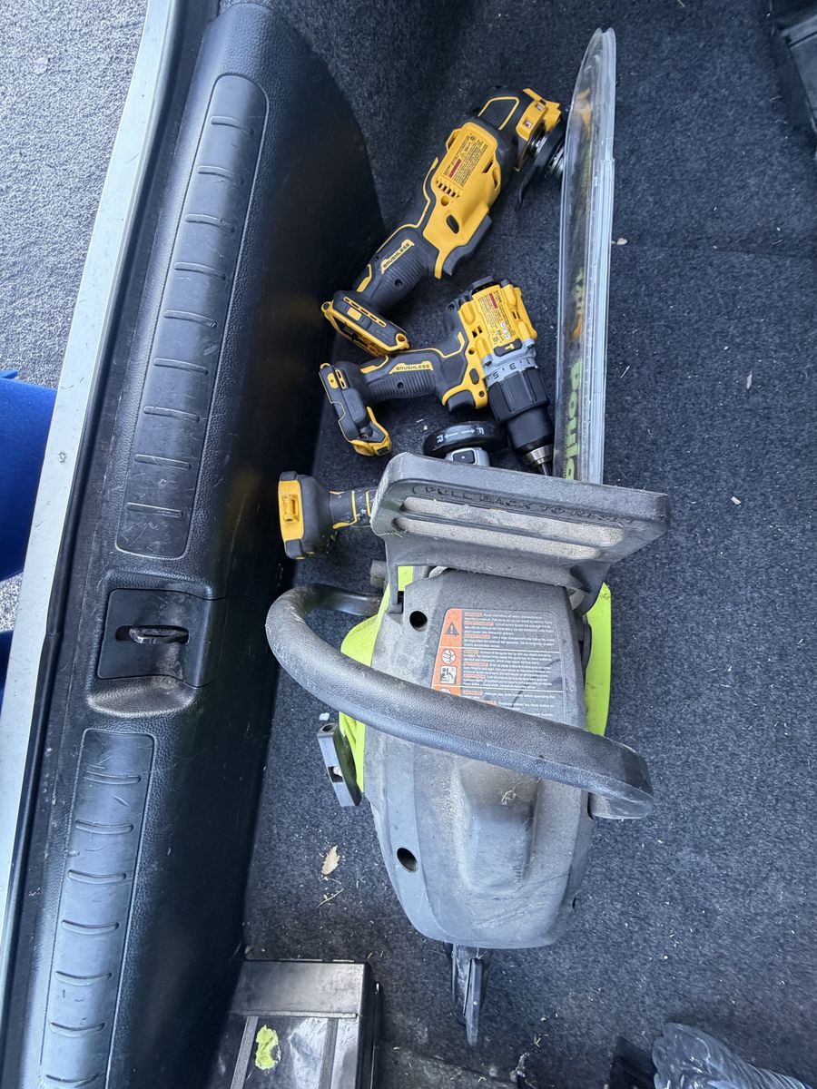 DeWalt Cordless Tools (3)& Poulan 33cc 14" Gas Chainsaw (1) Bundle