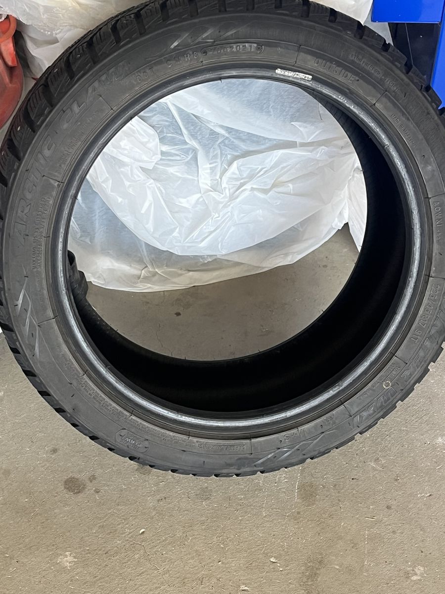 Set of 4 Arctic Claw Studded Winter Tires - 225/45R17