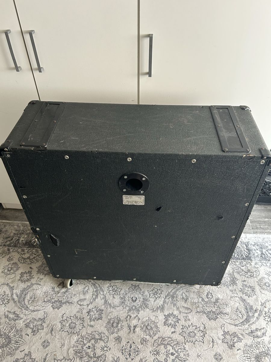 Main image 3