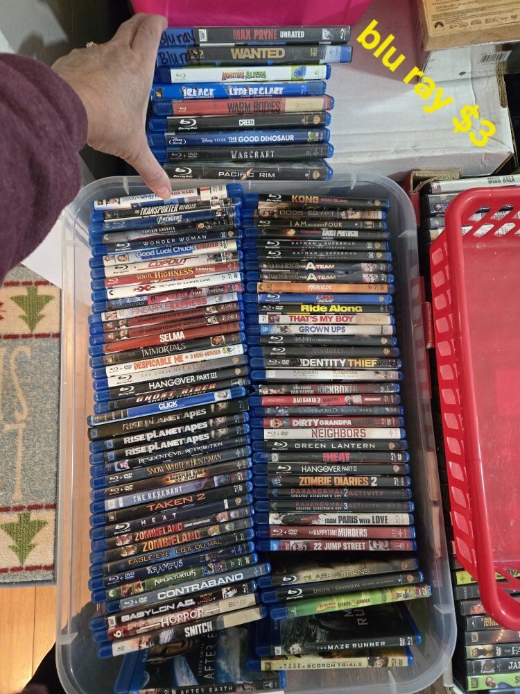Dvd's $1 blu ray $3