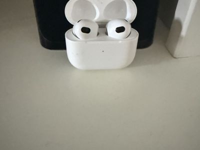 Apple Air Pods - 3rd Generation - Used
