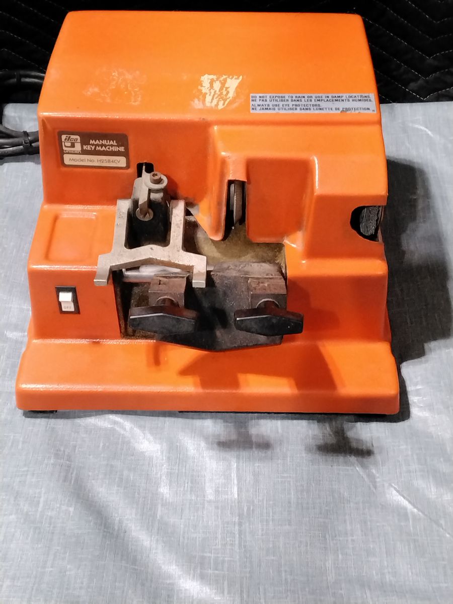 Key Cutting Machine