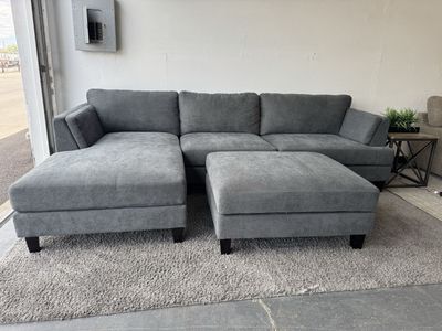 GRAY COSTCO SECTIONAL SOFA COUCH & OTTOMAN