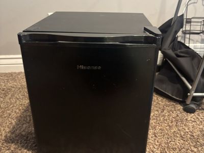 Hisense Black Compact Mini Refrigerator - Perfect for Dorms, Offices, or Small Spaces