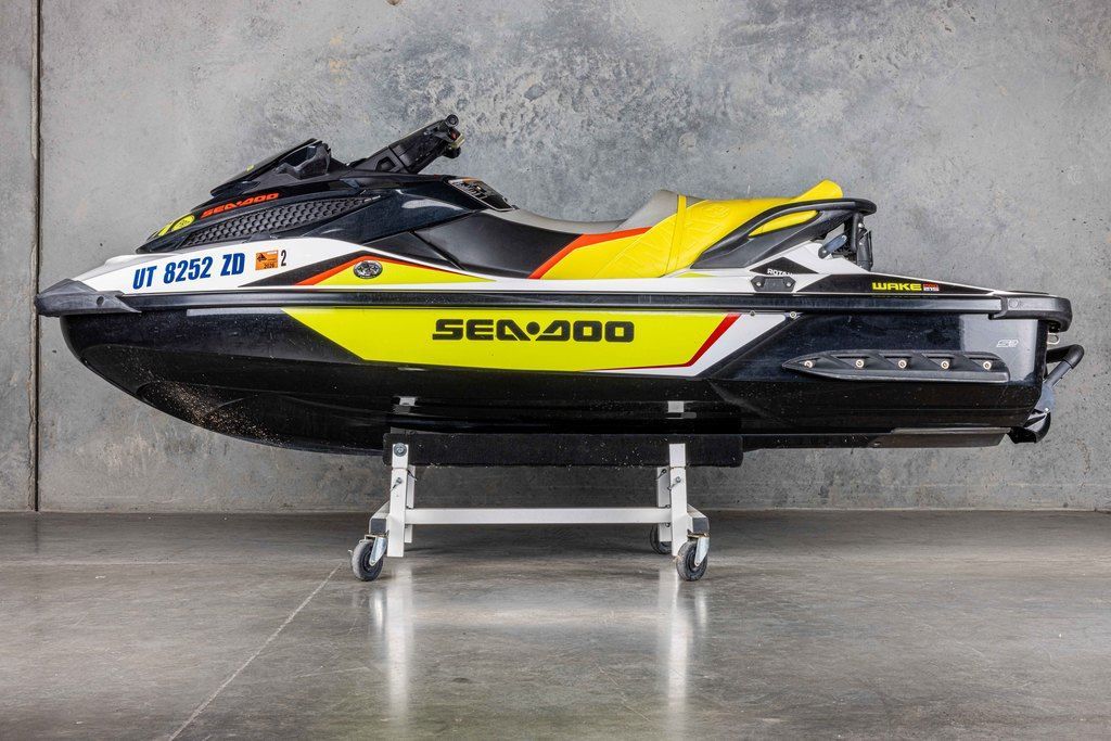 2015 Sea-Doo Wake Pro 215