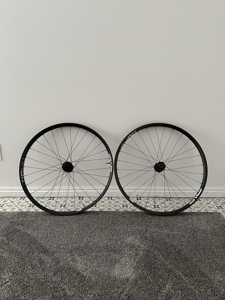 Enve Am30 29" Boost wheels Damaged