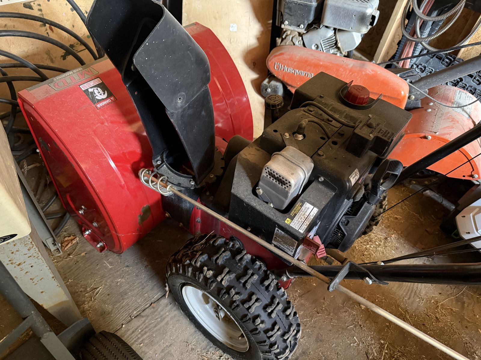 26 inch Snowblower Briggs and Stratton motor