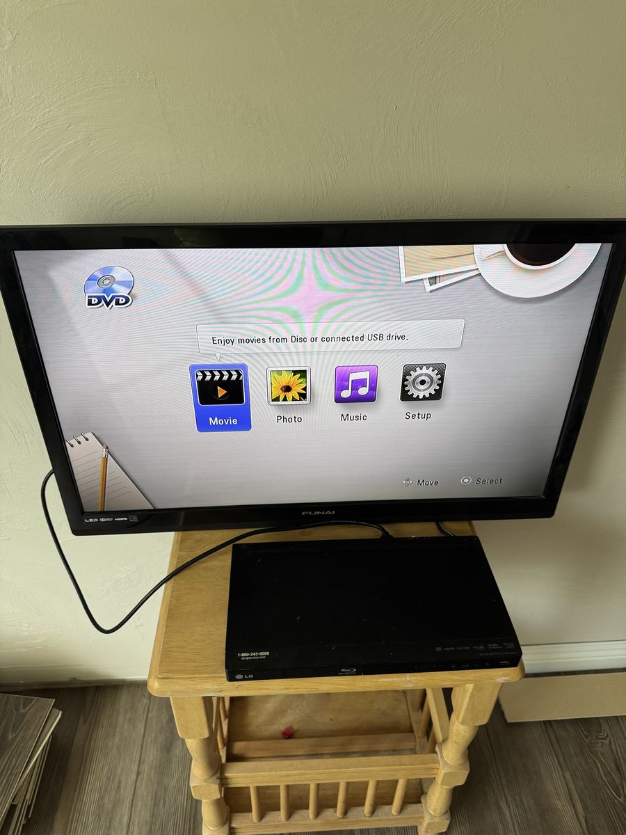 Blu-Ray Player with 32" TV