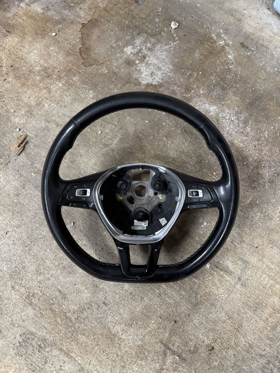 MK6 VW Jetta Steering Wheel (5C0-419-091-BL-DPX)