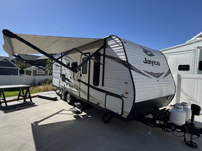 2019 Jayco Jay Flight SLX 224BHW Travel Trailer - 26' Bunkhouse, Outdoor Kitchen, Power Awning