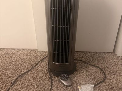 Lasko 23" space heater w/remote