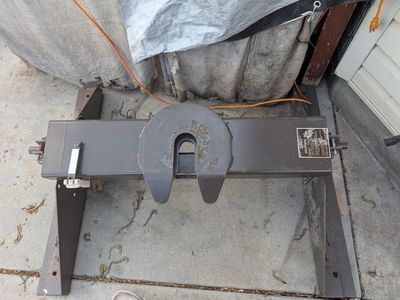 fifth wheel hitch