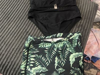 Black and Green Palm Leaf Print Two-Piece Swimsuit Size 15-16Y