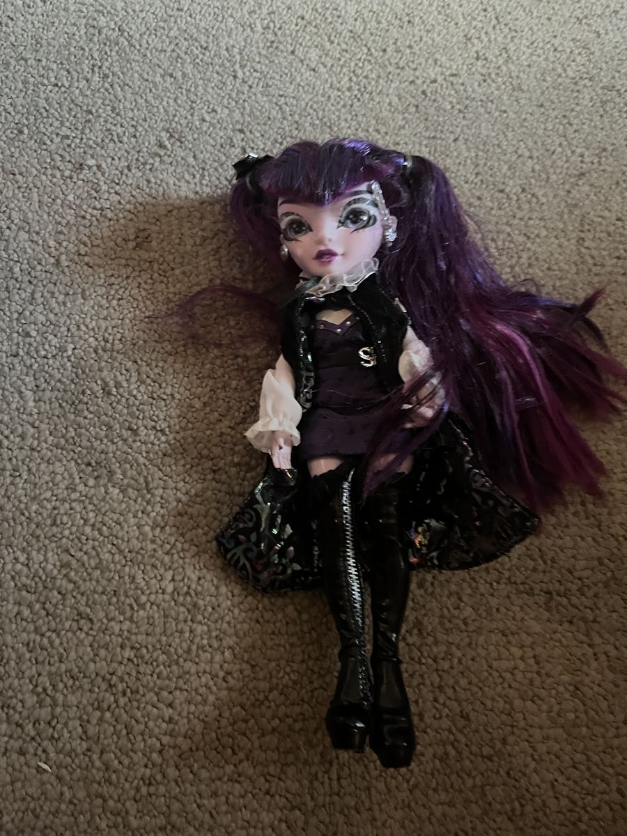 Demi Batista Rainbow Vision Costume Ball Shadow High Doll