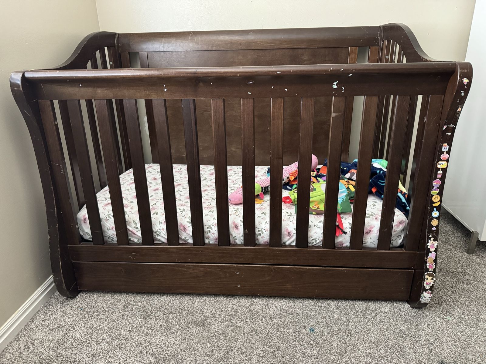 Crib with drawer needs to go TODAY