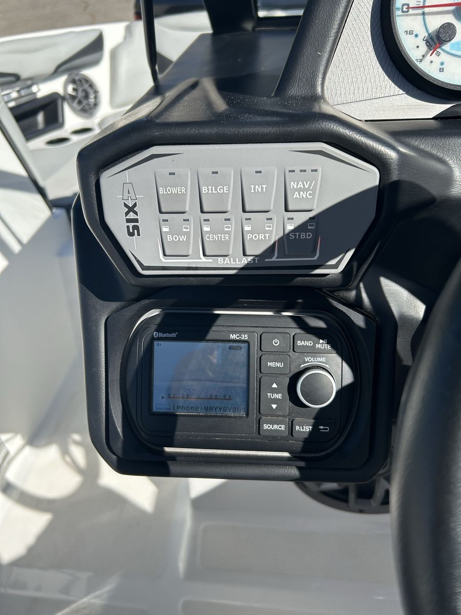 Main image 8