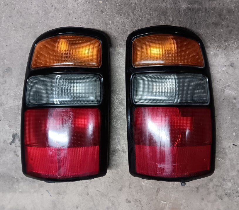 2000-2006 Chevrolet Tahoe Suburban Tail Lights OEM