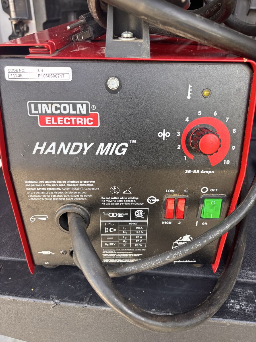 Like new Lincoln handy mig welder hurry!!